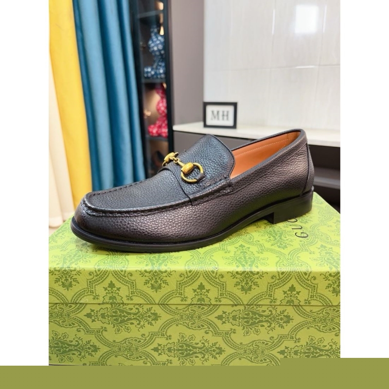 G*u*i leather shoes